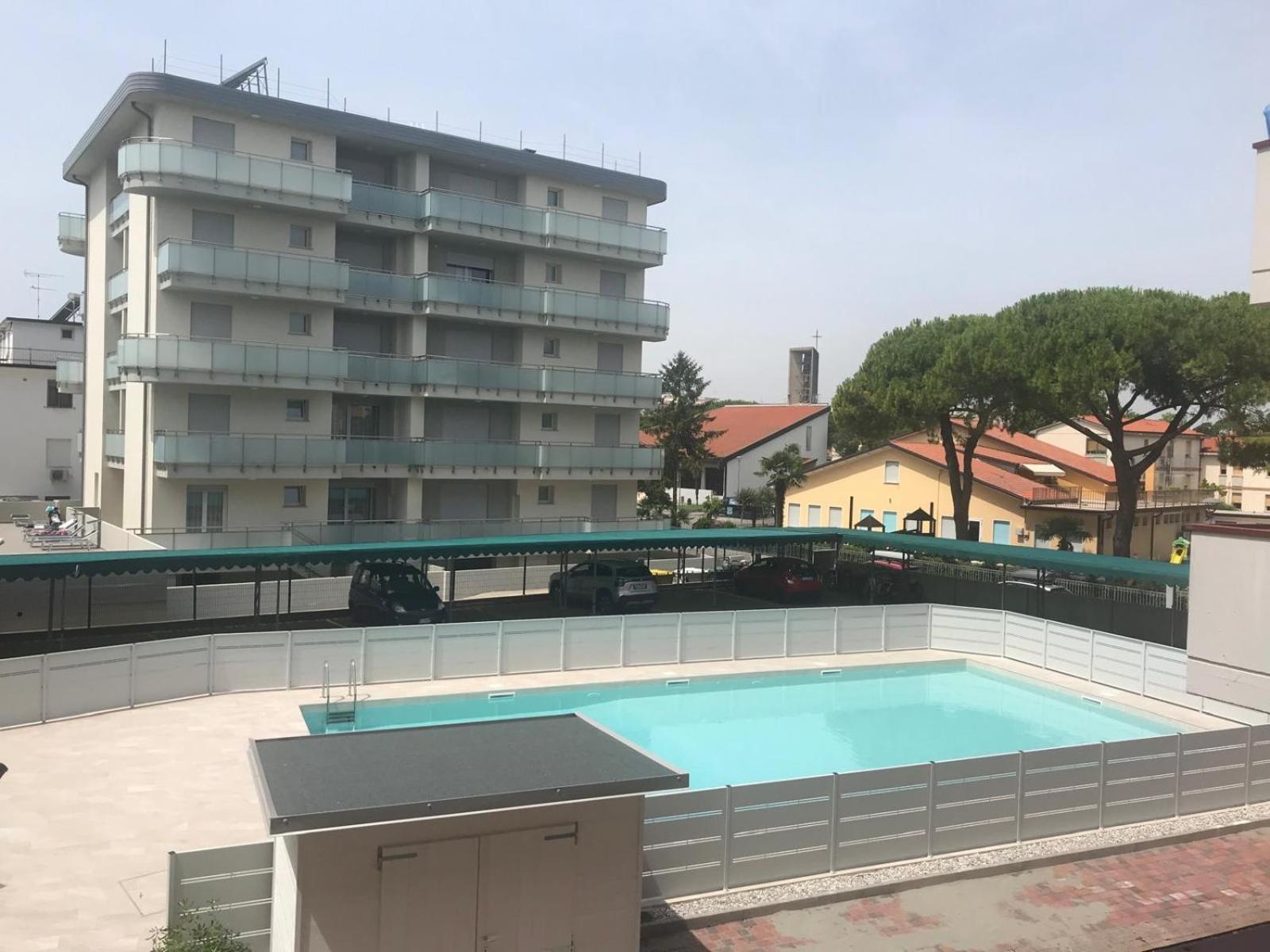 Apartamento Holiday Caorle Exterior foto